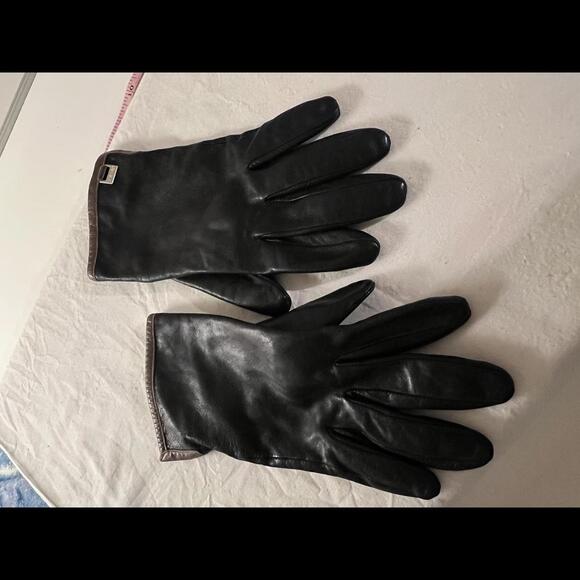 Nine West Classic Leather Gloves - Stylish Winter Accessory - Picture 1 of 9